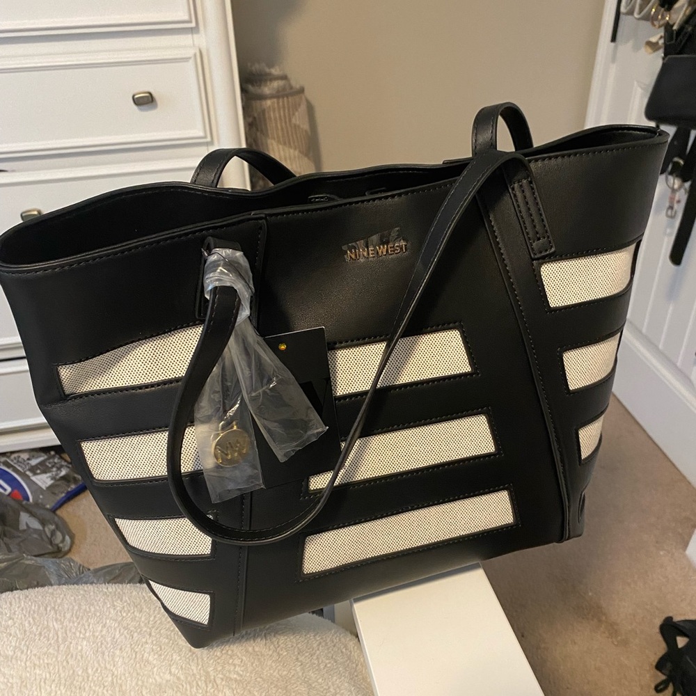 new w tags nine west purse